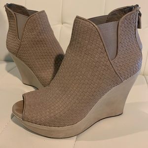 Ugg wedge open toe bootie